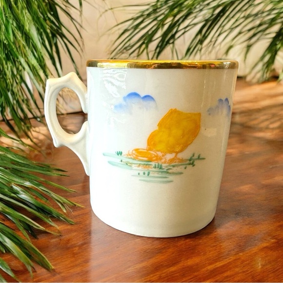 VINTAGE German Hand-Painted Mug – Chicks Eating with Golden Rim - Picture 3 of 12
